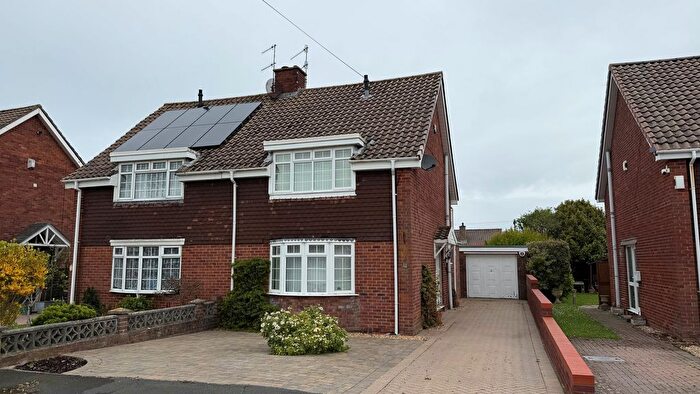 3 Bedroom Semi Detached House For Sale In Chiltern Close, Whitchurch, Bristol, BS14