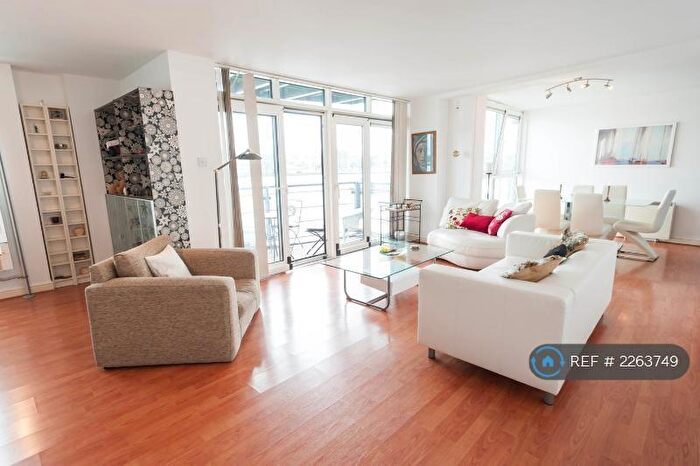 3 Bedroom Flat To Rent In Lowestoft Mews, London, E16