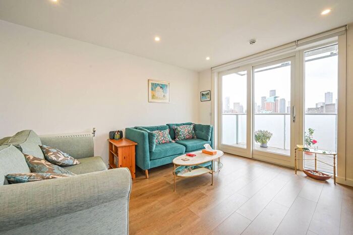 3 Bedroom Flat For Sale In Celestial House, Tower Hamlets, London, E14