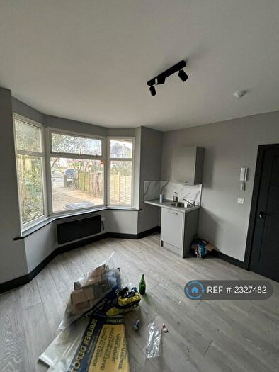 Studio To Rent In Hook Road, Kingston Upon Thames, KT6