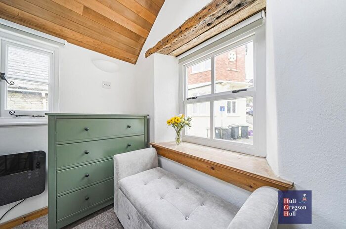 1 Bedroom Property For Sale In Marshall Row, Swanage, BH19 - Photo 2