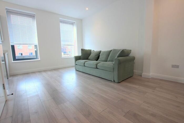 1 Bedroom Flat To Rent In Camberwell Road, London, SE5