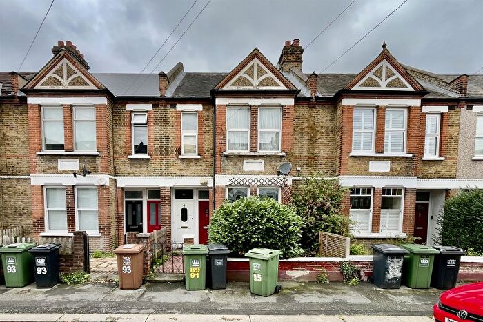 1 Bedroom Flat To Rent In Radford Road, Hither Green, SE13