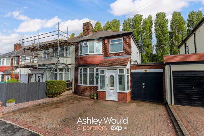 3 Bedroom Semi-Detached House For Sale In Woodnorton Road, Rowley Regis, B65