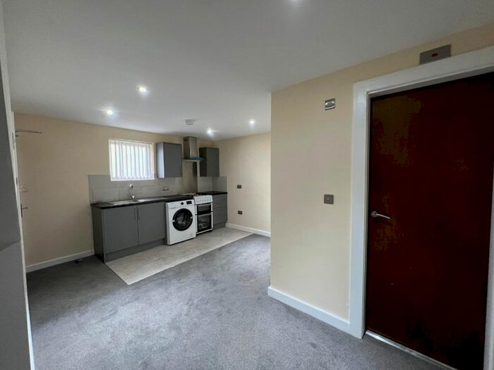 1 Bedroom Flat To Rent In Hobs Moat Road, Solihull, B92
