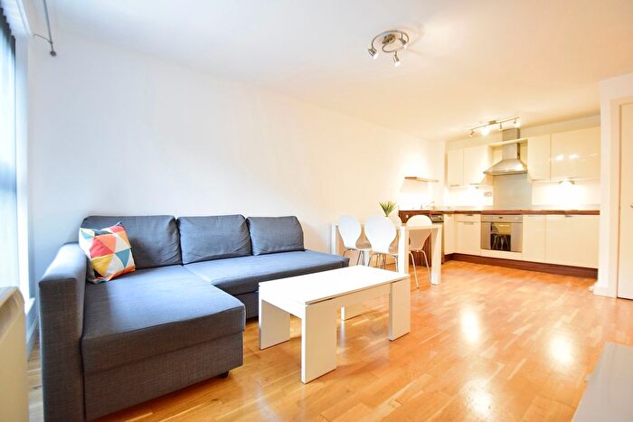 1 Bedroom Flat To Rent In The Chandlers, Leeds, LS2