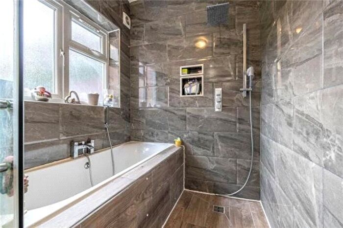 4 Bedroom Detached House For Sale In Staveley Road, Wolverhampton, West Midlands, WV1