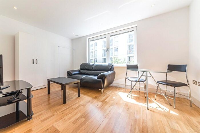 Apartment To Rent In Indescon Square, London, E14