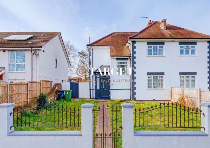3 Bedroom Semi Detached House To Rent In Great Cambridge Road, Cheshunt, EN8