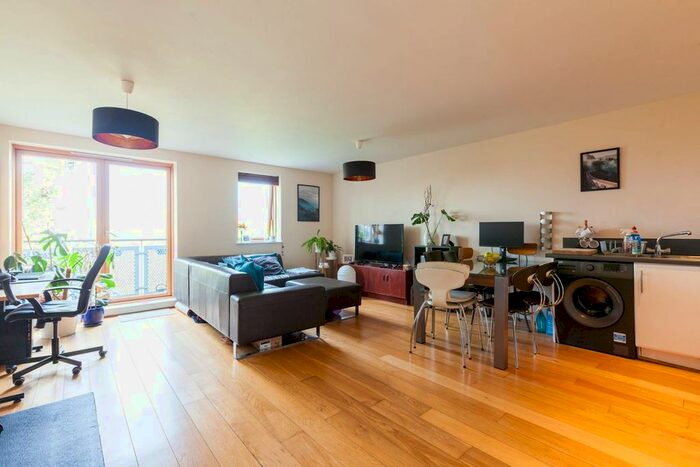 1 Bedroom Flat To Rent In Meath Crescent, Bethnal Green, London, E2