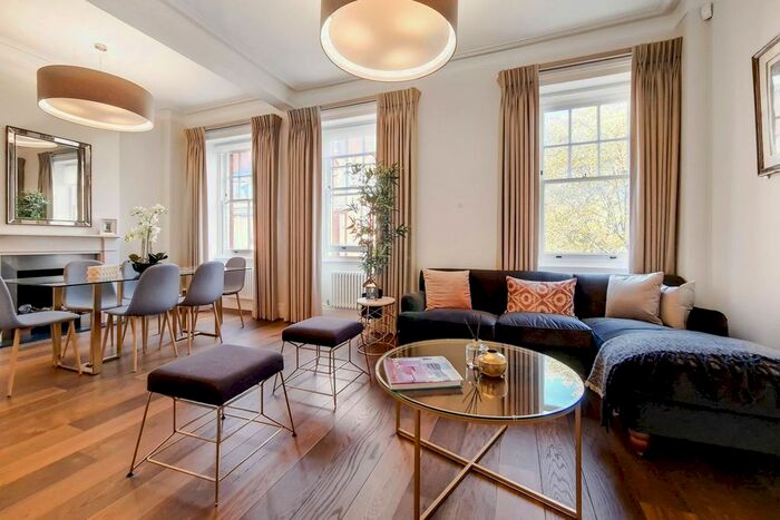 2 Bedroom Flat To Rent In Cadogan Square, Sloane Square, London, SW1X