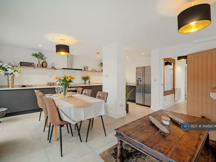 4 Bedroom Semi-Detached House To Rent In Haddon Road, Leamington Spa, CV32