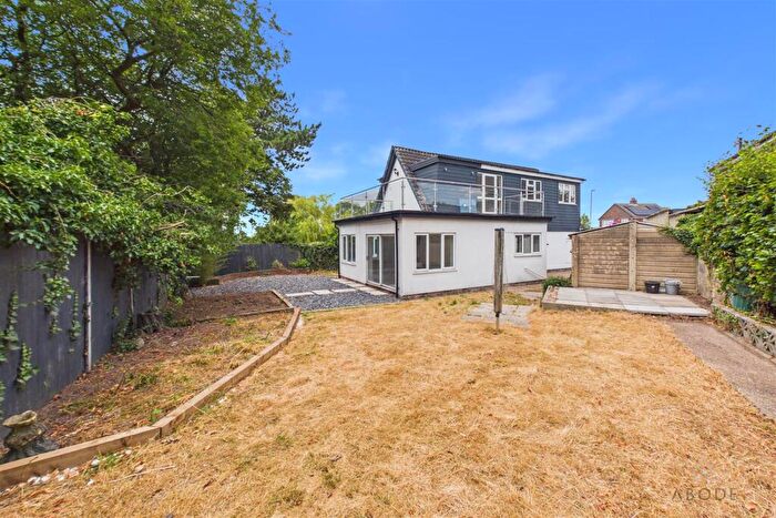 4 Bedroom Detached House For Sale In Moat Bank, Bretby, Burton-On-Trent, DE15