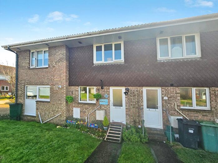 2 Bedroom Terraced House For Sale In Lanes End, Totland Bay, Isle Of Wight, PO39