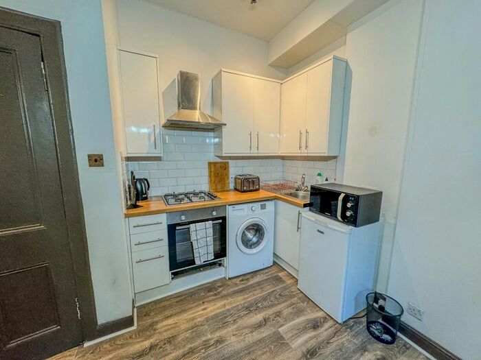 1 Bedroom Flat To Rent In Springwell Place, Gorgie, Edinburgh, EH11