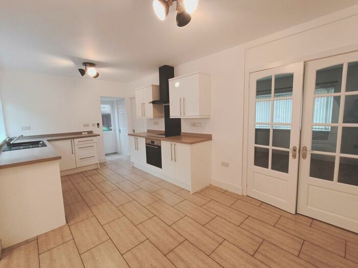 3 Bedroom Semi-Detached House To Rent In Mowlands Close, Sutton-In-Ashfield, NG17