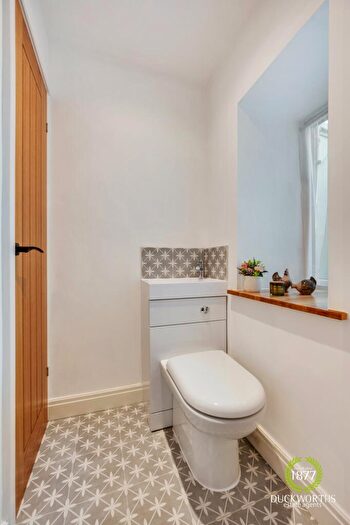 1 Bedroom Cottage For Sale In Red Lion Street, Earby, BB18