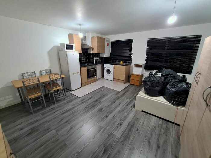 Studio To Rent In Plashet Road, London E13