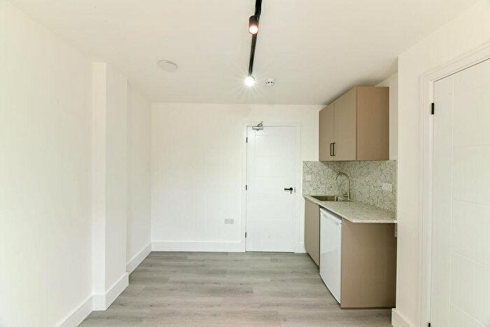 Property To Rent In Great Cambridge Road, Waltham Cross, EN8