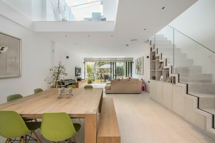 4 Bedroom Terraced House To Rent In Oakfield Street, SW10