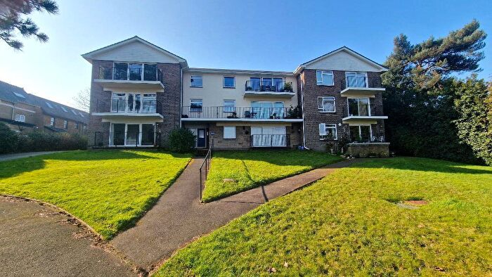2 Bedroom Apartment For Sale In Victoria Avenue, Shanklin, Isle Of Wight, PO37