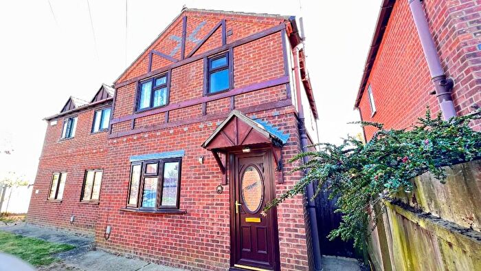 3 Bedroom Semi-Detached House For Sale In Richmond Way, Leverington, PE13