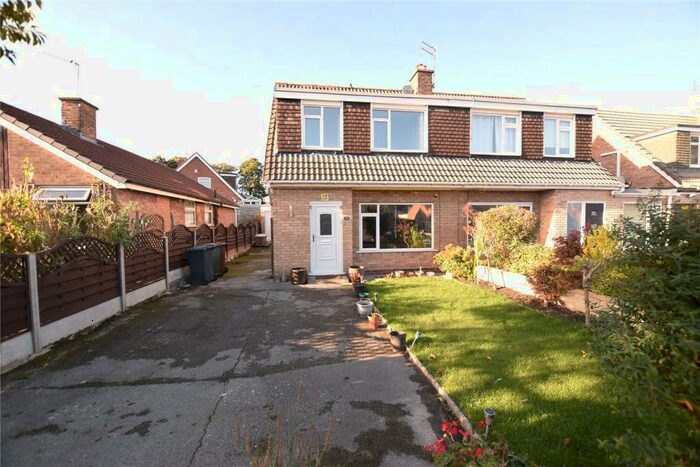 4 Bedroom Semi-Detached House To Rent In Highwood Avenue, Leeds, West Yorkshire, LS17