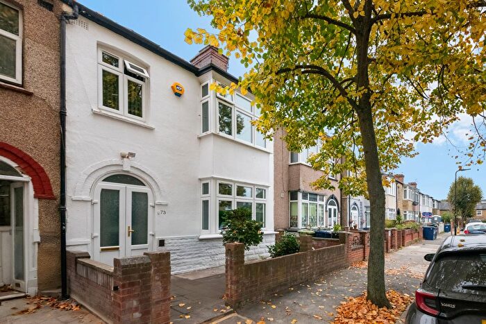 4 Bedroom Terraced House For Sale In Montague Road, Hanwell, W7