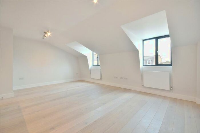 2 Bedroom Flat To Rent In Camden High Street, Camden Town, NW1