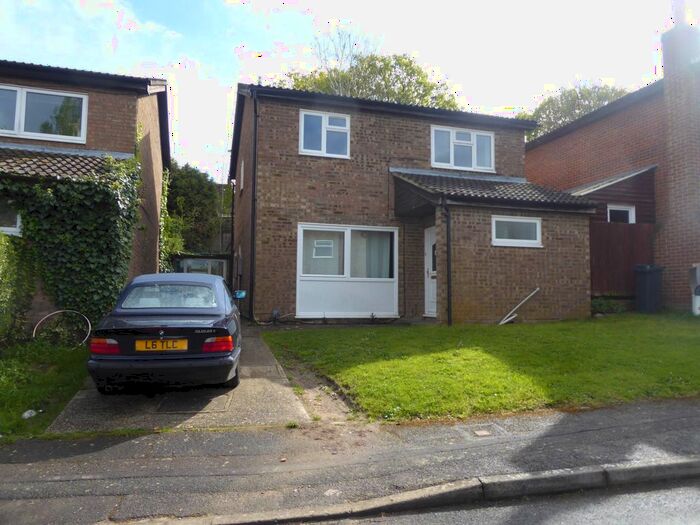 6 Bedroom Property To Rent In Benson Close, Reading, RG2