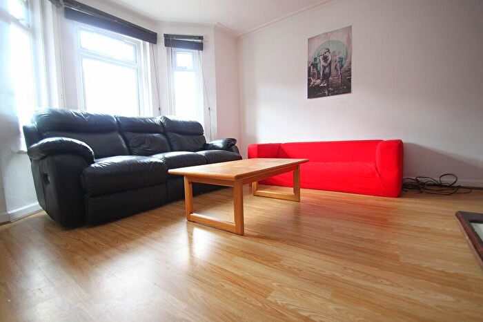 4 Bedroom Property To Rent In Ensbury Park Road, Bournemouth, BH9