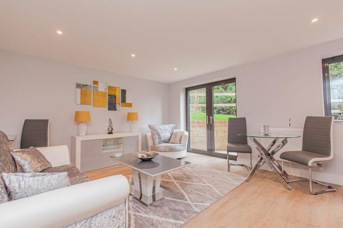 1 Bedroom Flat To Rent In Pine Rise, Oxford, OX2