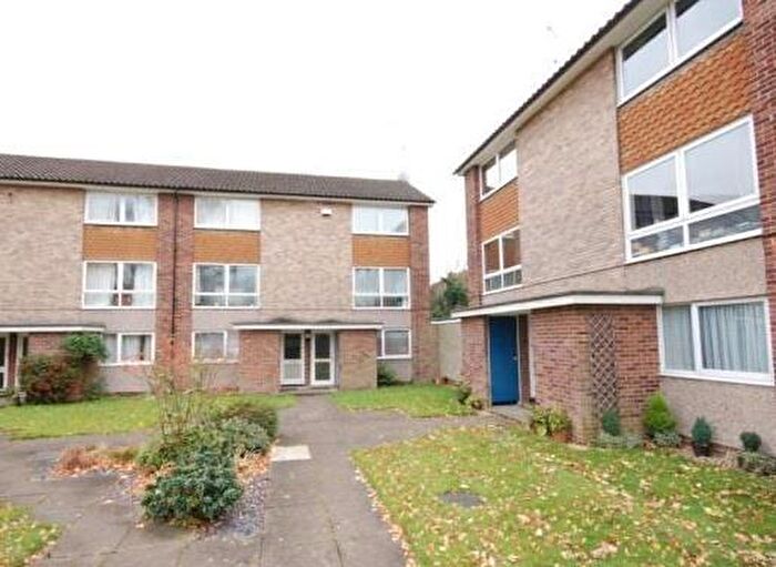 2 Bedroom Maisonette To Rent In Lima Court, Bath Road, RG1