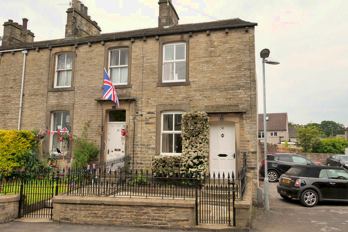 2 Bedroom End Of Terrace House To Rent In West Street, Gargrave, BD23