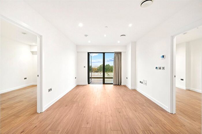 2 Bedroom Flat To Rent In Uncle Acton, Victoria Road, W3