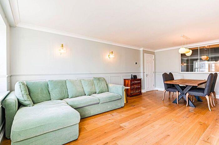 2 Bedroom Flat To Rent In Hugh Street, Victoria, London, SW1V