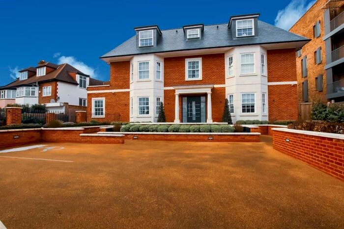 3 Bedroom Flat To Rent In Stoneways, Tenterden Grove, Hendon, NW4