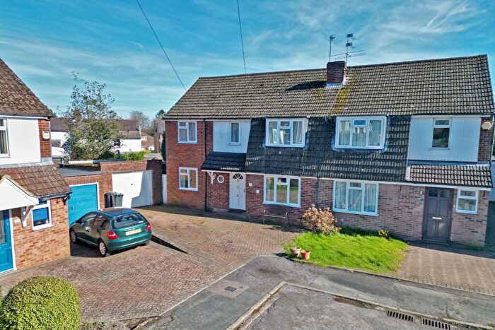 5 Bedroom Semi Detached House For Sale In Forge Close, Holmer Green, HP15