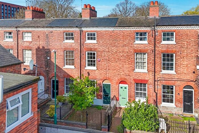 3 Bedroom Terraced House For Sale In Robin Hood Terrace, Nottingham, NG3