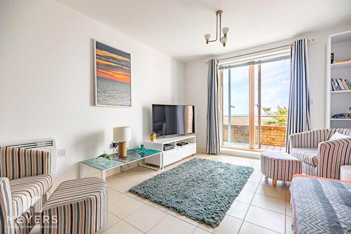 2 Bedroom Apartment To Rent In Honeycomb Beach, Honeycomb Chine, Bournemouth, BH5