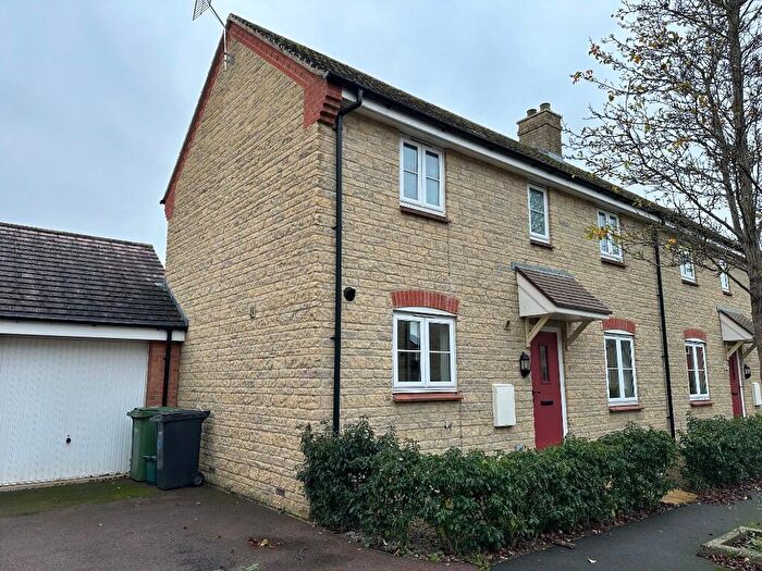 3 Bedroom Semi-Detached House For Sale In Gilligans Way, Faringdon, Oxfordshire, SN7
