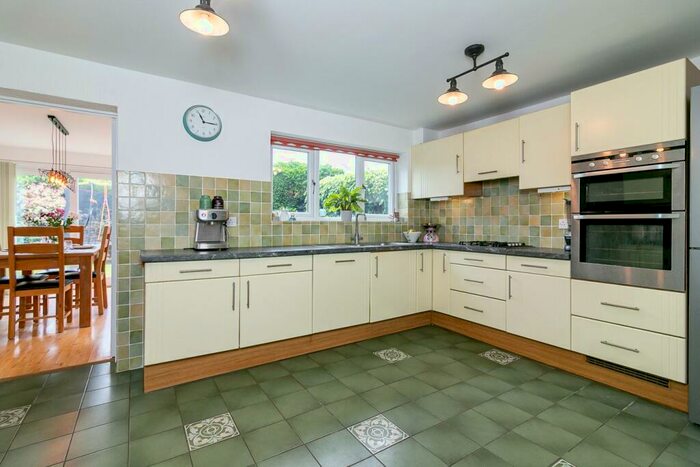 4 Bedroom Detached House For Sale In Netley Dell, Letchworth Garden City, SG6