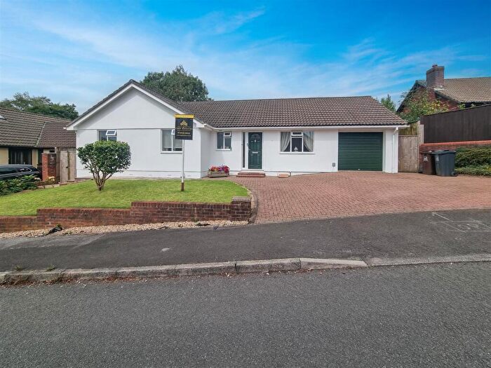 3 Bedroom Detached Bungalow For Sale In Drovers Way, Woodlands, PL21
