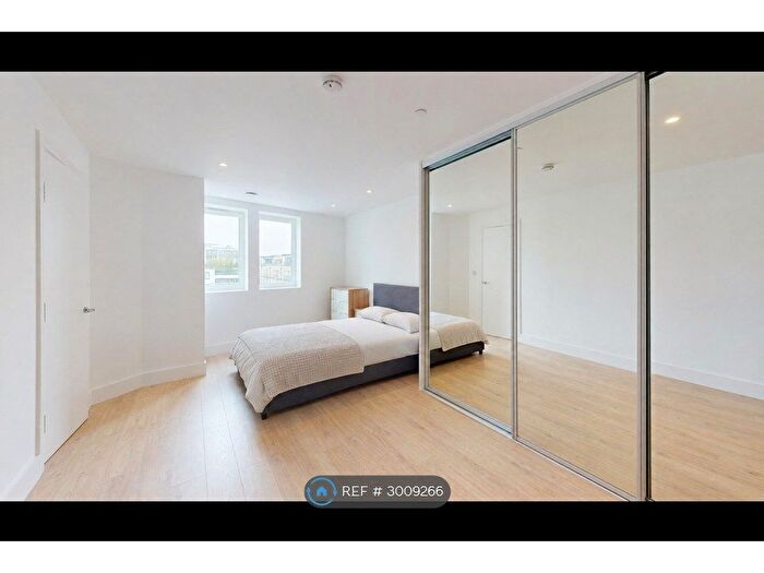 2 Bedroom Flat To Rent In Capella Court, Purley, CR8
