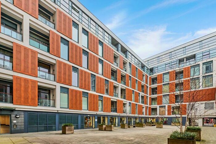 1 Bedroom Flat To Rent In Cornell Square, London, SW8