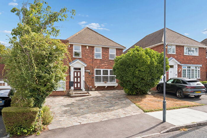 4 Bedroom Detached House For Sale In Woodhall Drive, Pinner, HA5