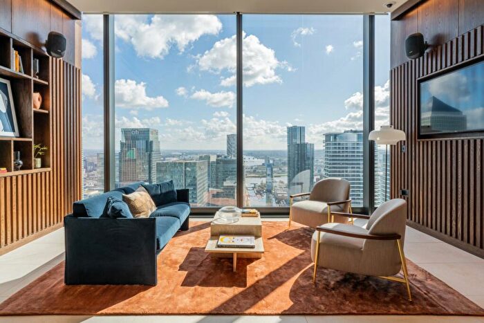 Studio For Sale In Landmark Pinnacle, Westferry Road, E14