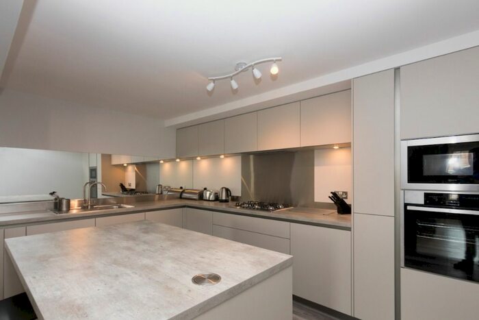 2 Bedroom Flat To Rent In Dalry Gait, Edinburgh, EH11