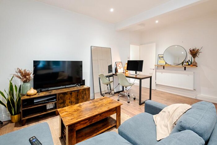 1 Bedroom Flat To Rent In Mildmay Road London, N1