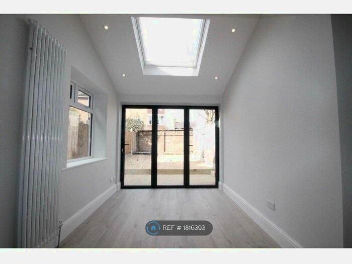 5 Bedroom Terraced House To Rent In Scotts Road, London, E10